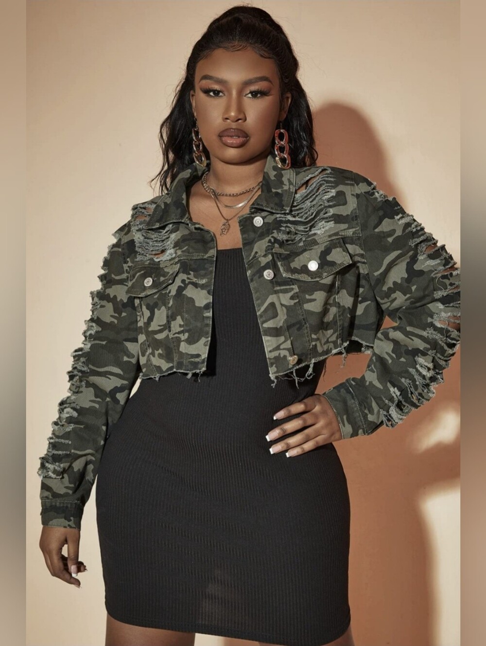 Shein Curve Women's 2XL Camouflage Jacket Green Cropped Front Frayed Distressed.
